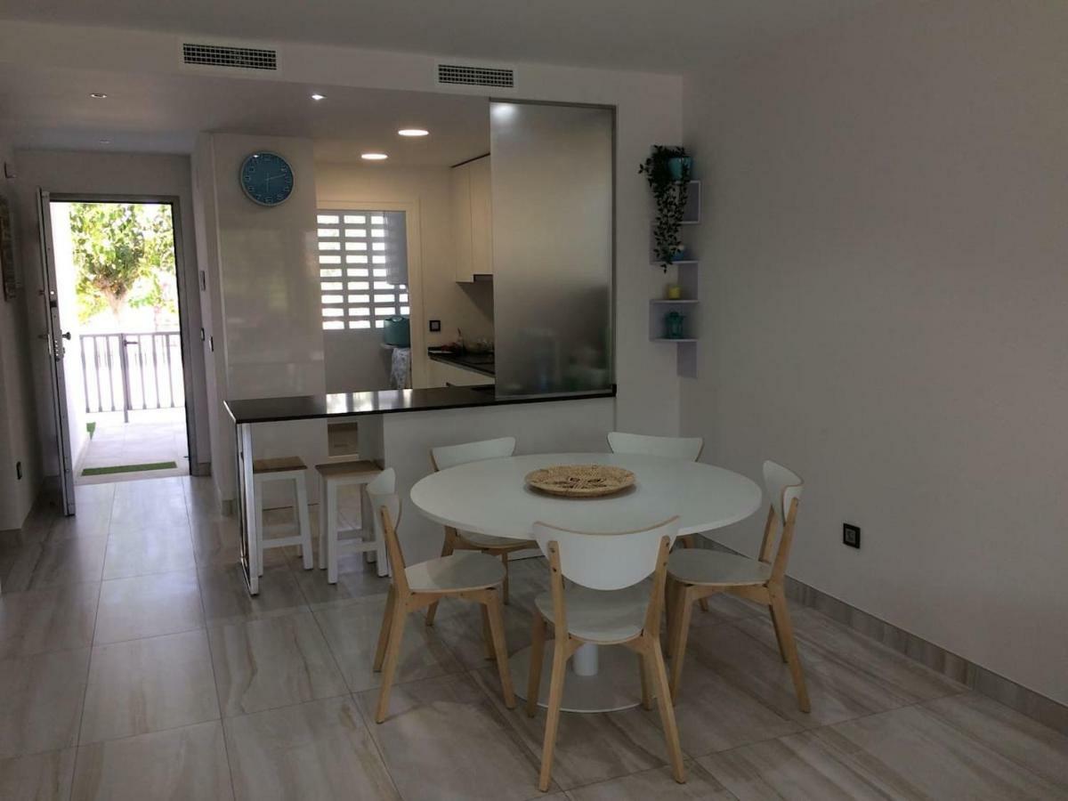 Exclusive New Apartment On The Beach Пілар-де-ла-Орадада Екстер'єр фото